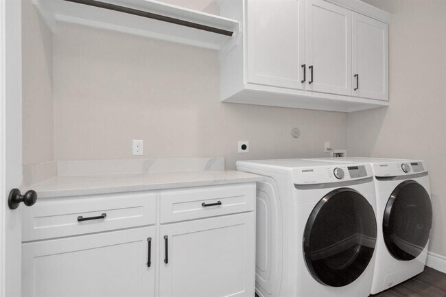 Foto del edificio - 14922 Indian Hill Trail