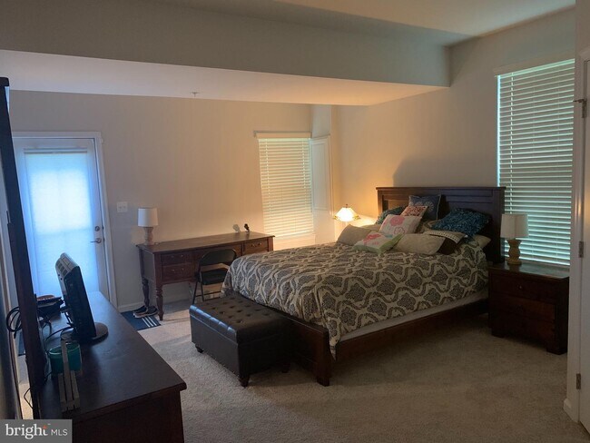 Foto del edificio - 10012 Dorsey Ln
