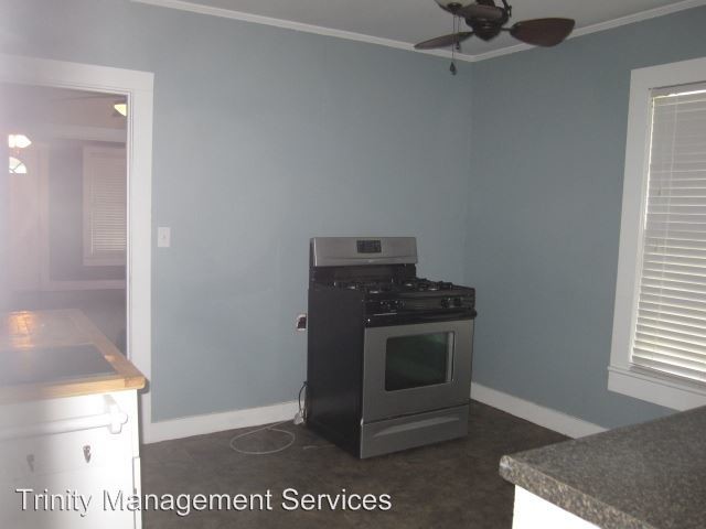 Foto del edificio - 3 br, 1 bath House - 609 Sloan Street