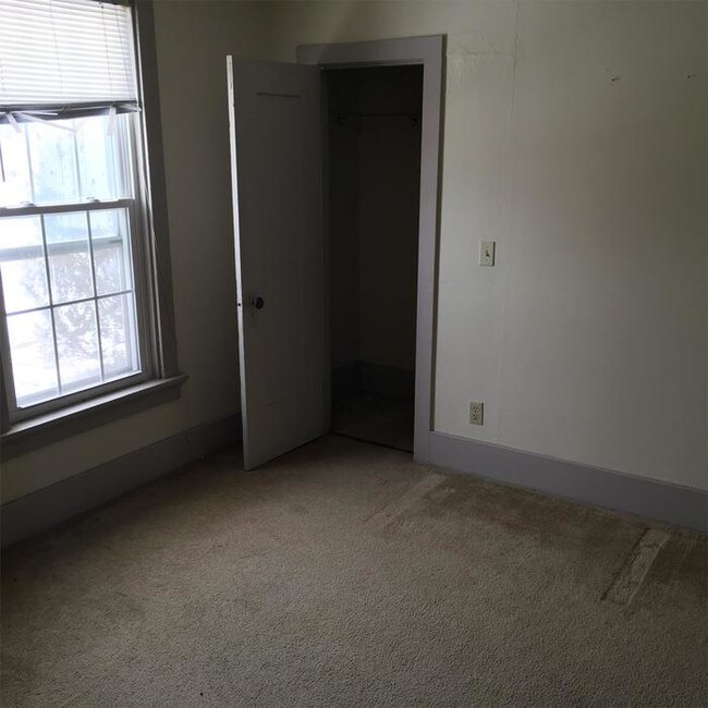 30 Warren St, Ripon, WI 54971 Apartment for Rent in Ripon, WI