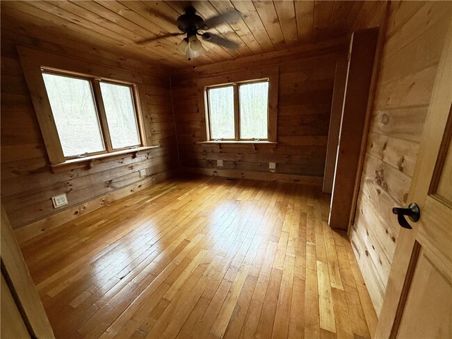 Building Photo - 104 Byre Ln