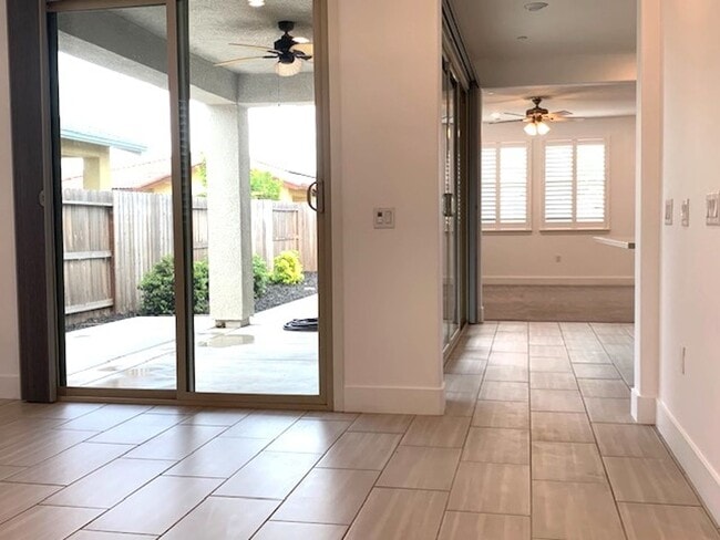 Building Photo - 55+ rental in Heritage El Dorado Hills