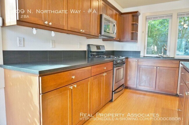 Foto del edificio - Townhome in Northgate Seattle