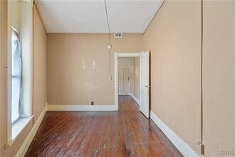 Building Photo - 319 N Salina St