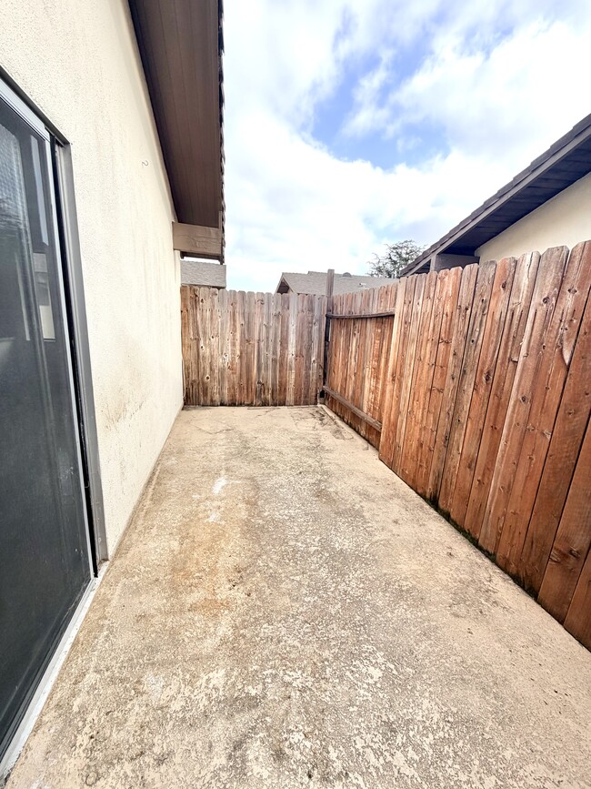 Foto del edificio - 7251 Elk Cir