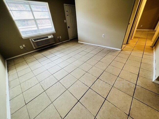 Foto del edificio - 925 Shallowford Rd