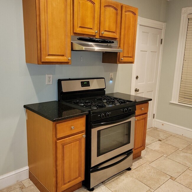 Building Photo - 38 Rosemont St