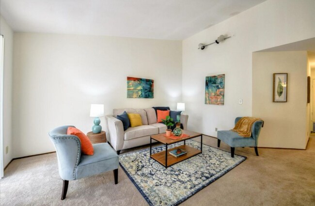 Foto del edificio - 1038 Cedar Gables Dr