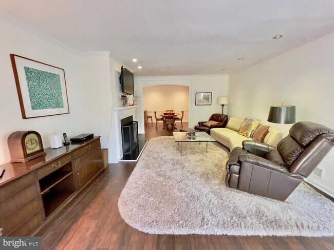 Building Photo - 89 Oak Knoll Dr