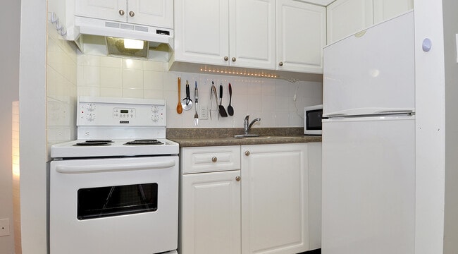 Building Photo - Casa Bella