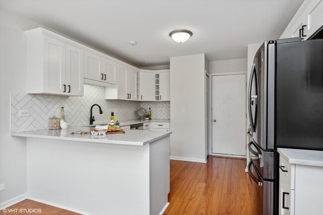 Building Photo - 2852 Alandale Cir