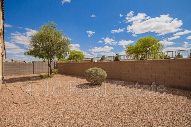 Building Photo - 2403 E Alida Trail