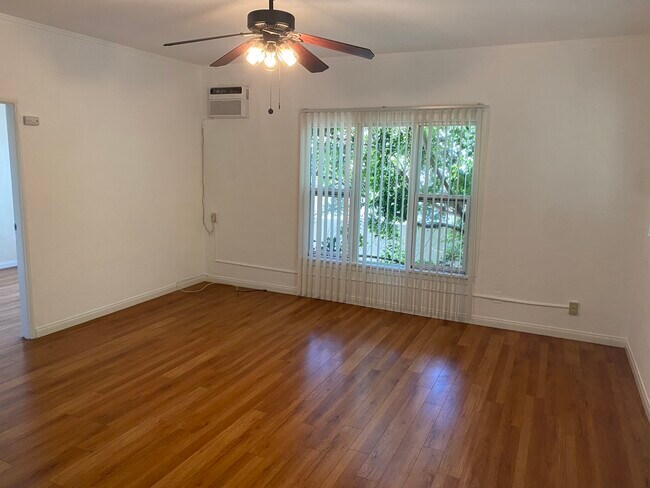 Building Photo - 128 Carr Dr