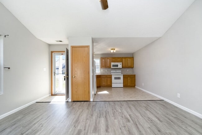 Building Photo - 608 Goodrich Dr