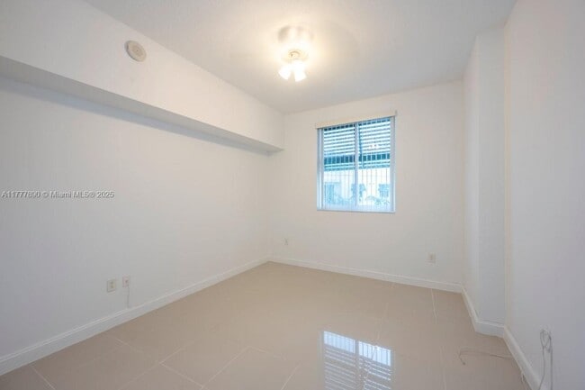 Building Photo - 510 NW 84th Ave
