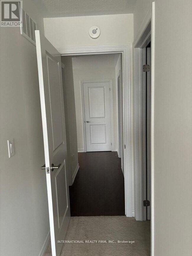 Photo du bâtiment - 159 Shepherd Dr