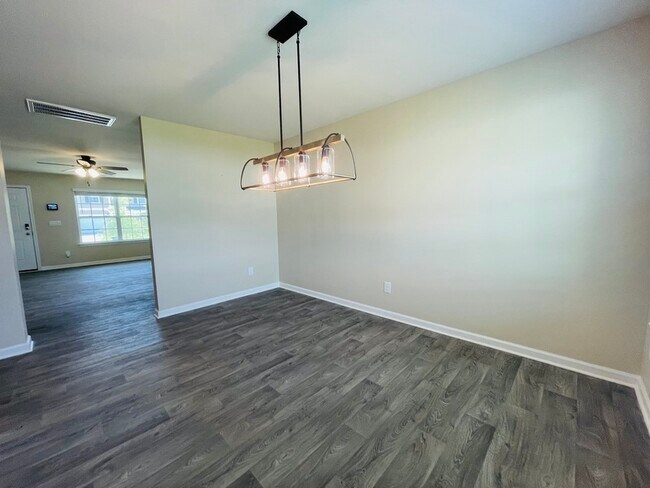 Building Photo - 2030 Greenbrook Trl