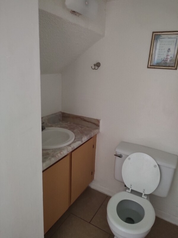 Foto del edificio - 5820 Butler Dr