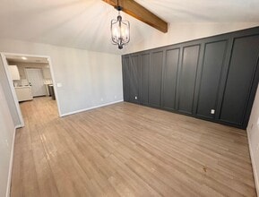 Building Photo - 1723 N Tallowood Dr