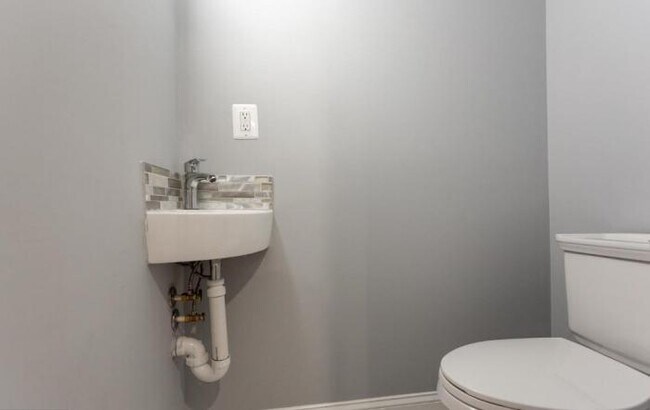 Building Photo - 3 bedroom in UPPER MARLBORO MD 20772