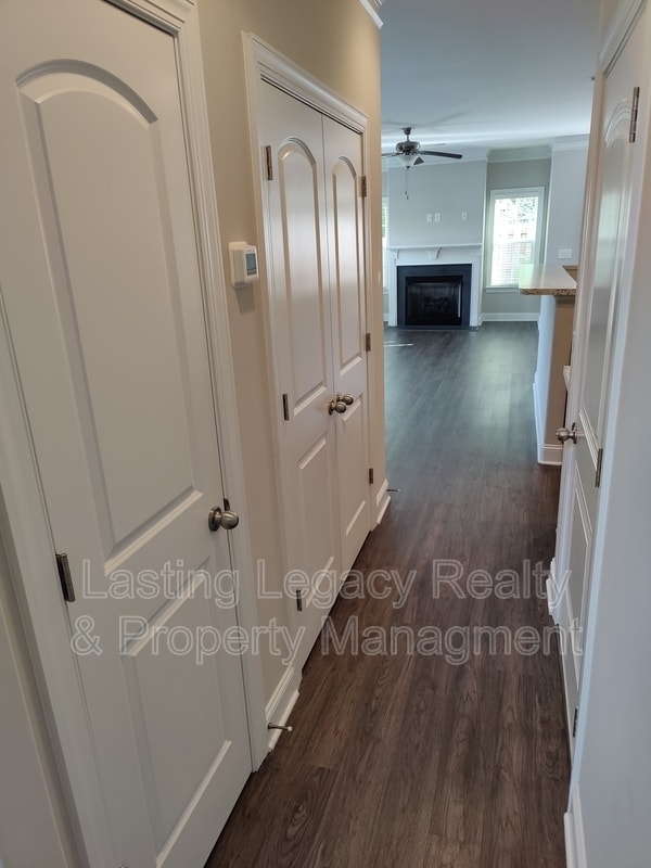 Building Photo - 841 Silver Leaf Dr