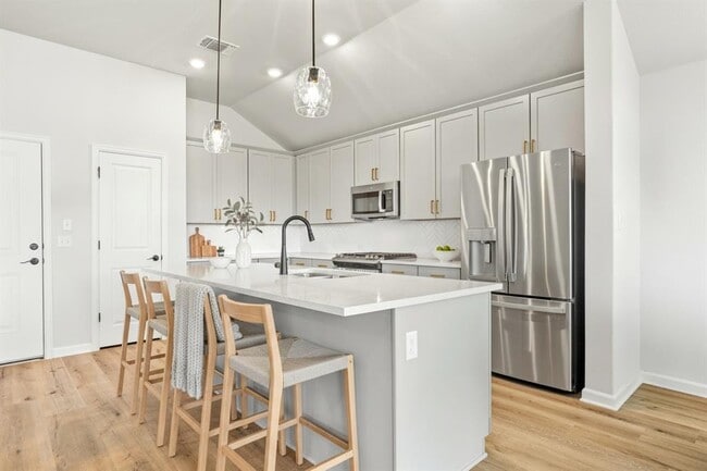 Building Photo - 116 Freeman Day Dr