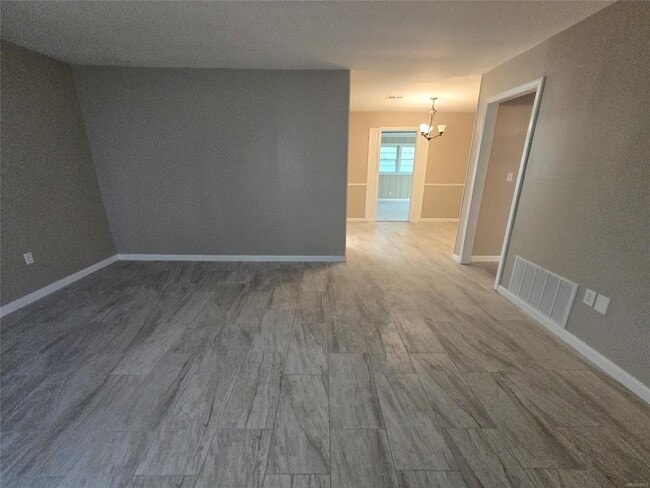 Building Photo - 3540 Farwood Dr