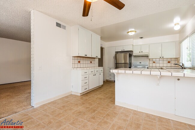 Building Photo - 6130 Ashburton Dr