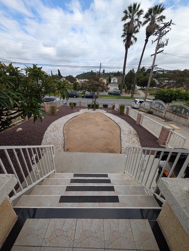 Building Photo - 2721 Montezuma Ave