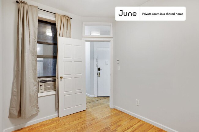 Foto del edificio - Room in Shared 3 bed/1 bath home