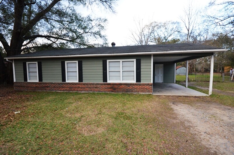 Primary Photo - 199 Sheffield Cir N