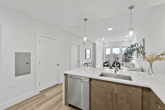 Building Photo - 412 Whiton