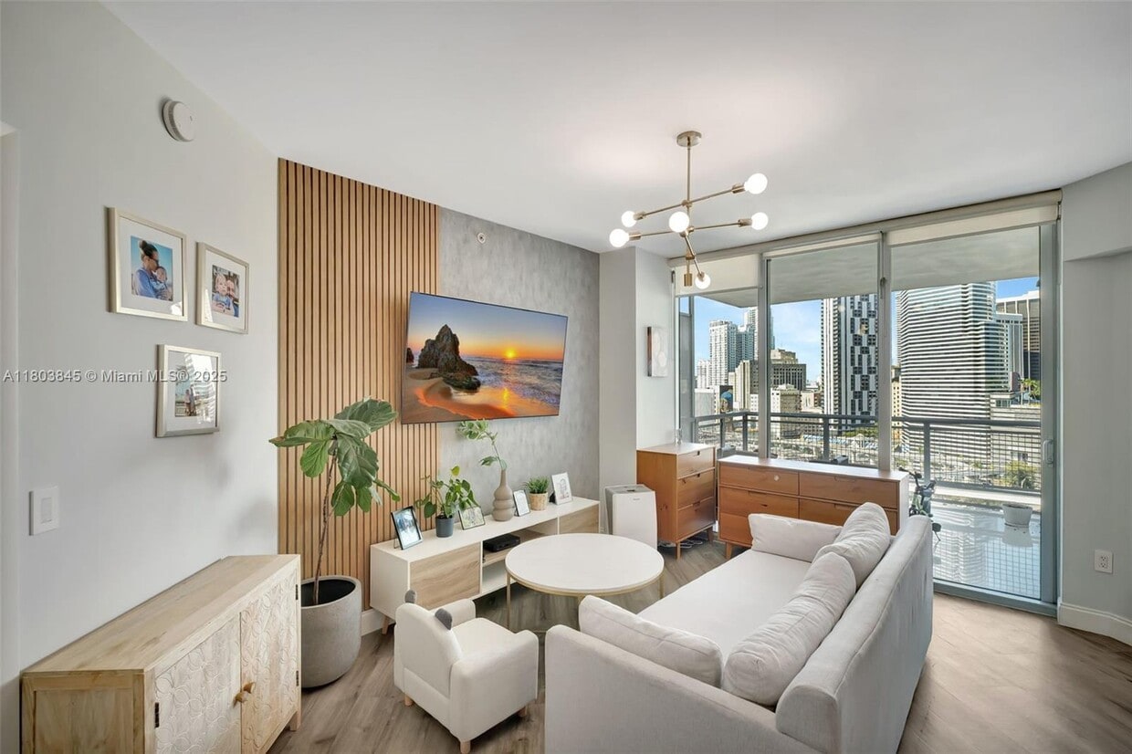 Primary Photo - 350 S Miami Ave
