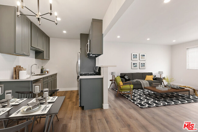 Foto del edificio - 2401 S Sycamore Ave