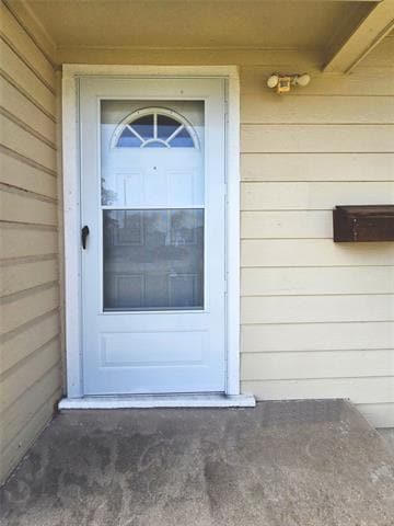 Building Photo - 12121 Hoblitzelle Dr