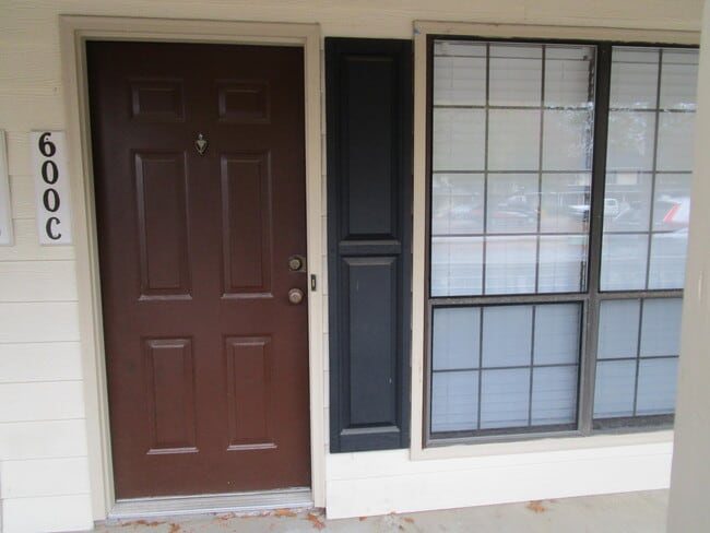 Building Photo - 600 Archdale Dr