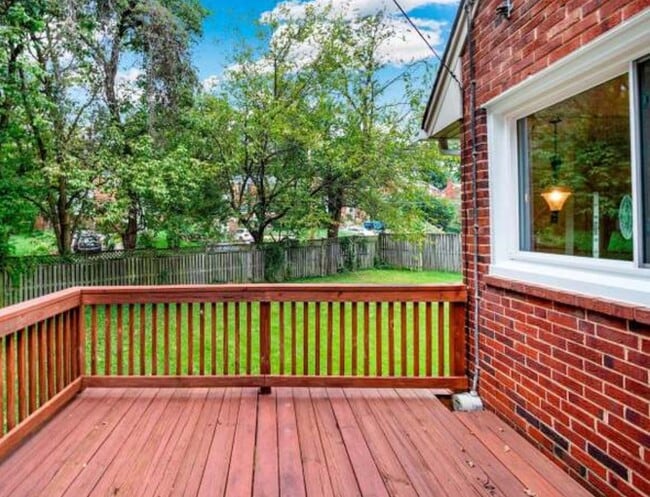 Photo - 10000 Kinross Ave (Silver Spring, MD) House