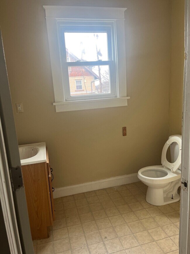607 Franklin Ave, Ellwood City, PA 16117 House Rental in Ellwood City