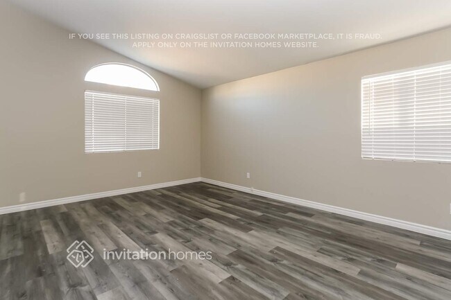 Foto del edificio - 7120 Golden Desert Ave