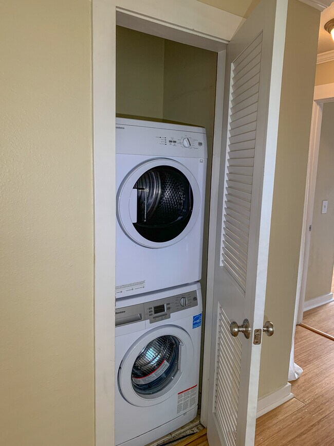 Laundry Closet - 3626 14th Ave W