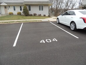 Building Photo - 404 Pinebrooke Cir