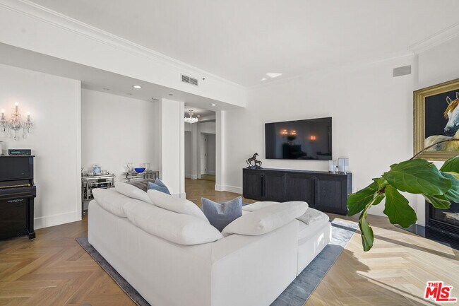 Foto del edificio - 10727 Wilshire Blvd