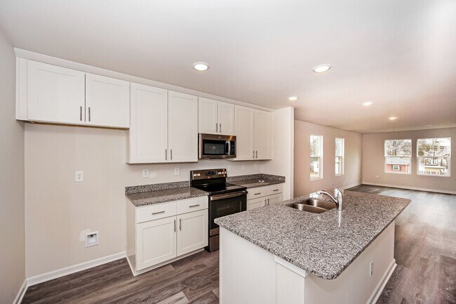 Foto del edificio - Brand New End-Unit Townhome | 3 BR/3.5BA | 1-Car Garage | Near Downtown Mooresville