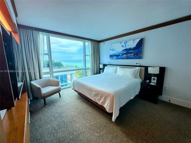 Foto del edificio - 6801 Collins Ave