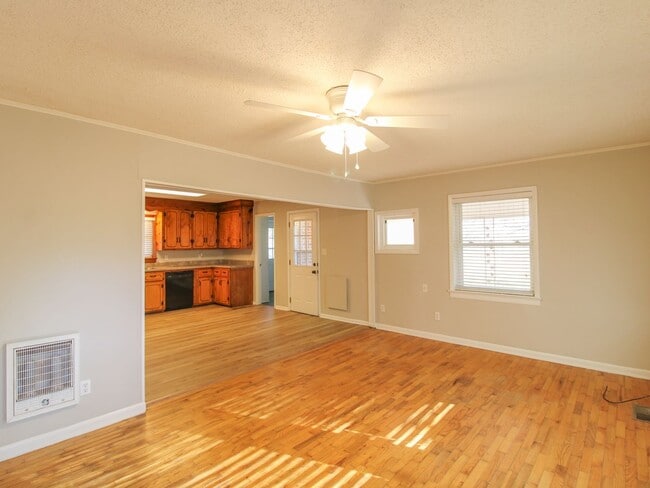 Foto del edificio - Well maintained brick home in a fantastic location!