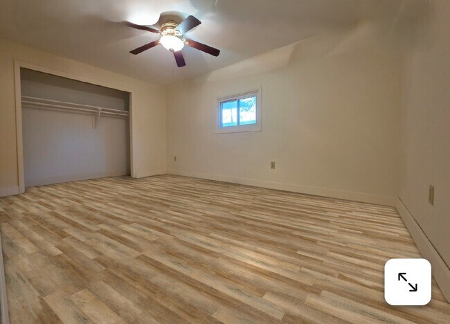 Foto del edificio - 430 Jordan Ave