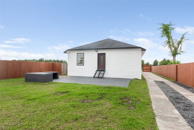 Building Photo - 1244 Rd 5705