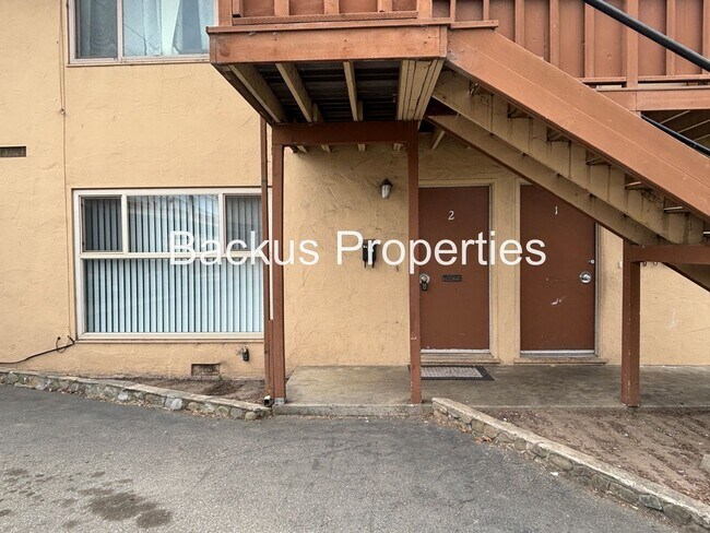 Foto del edificio - 922 Lupin Dr