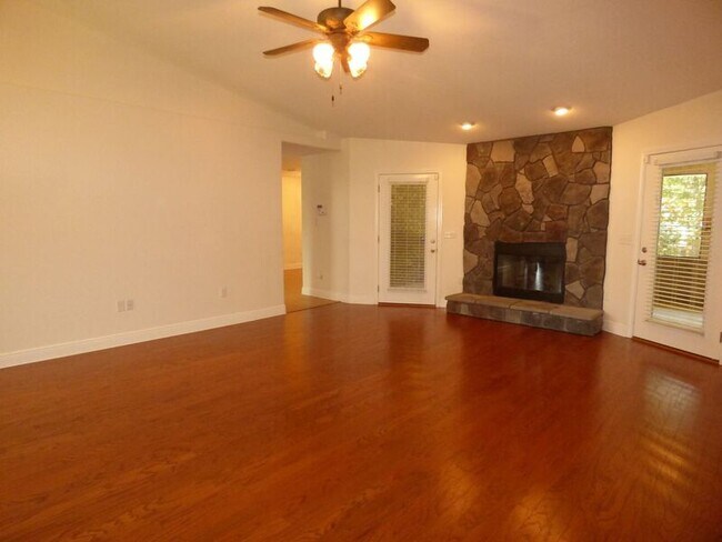 Foto del edificio - 5431 Munson Hwy