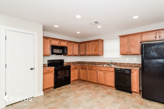 Building Photo - 150 Shiloh Creek Drive